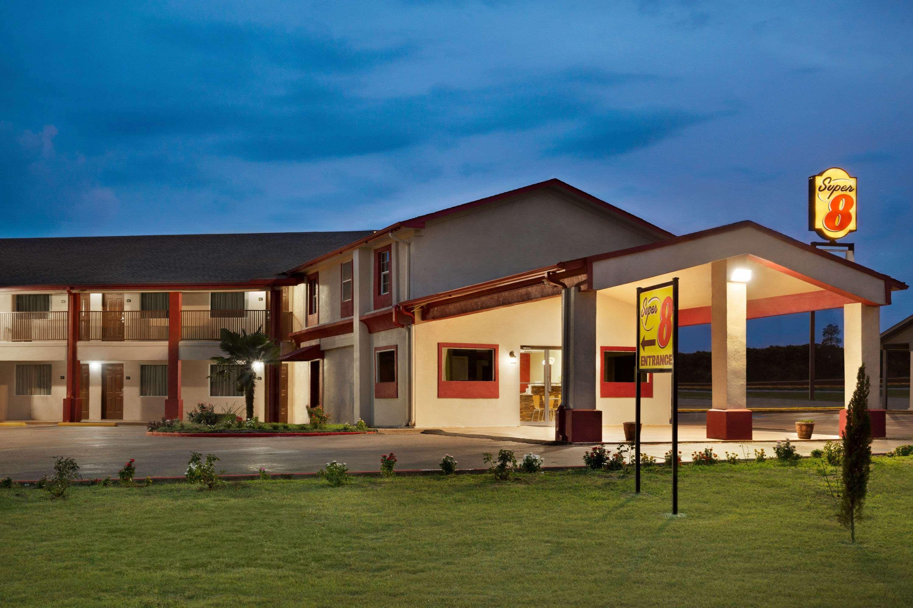 Super 8 By Wyndham Corsicana Buitenkant foto