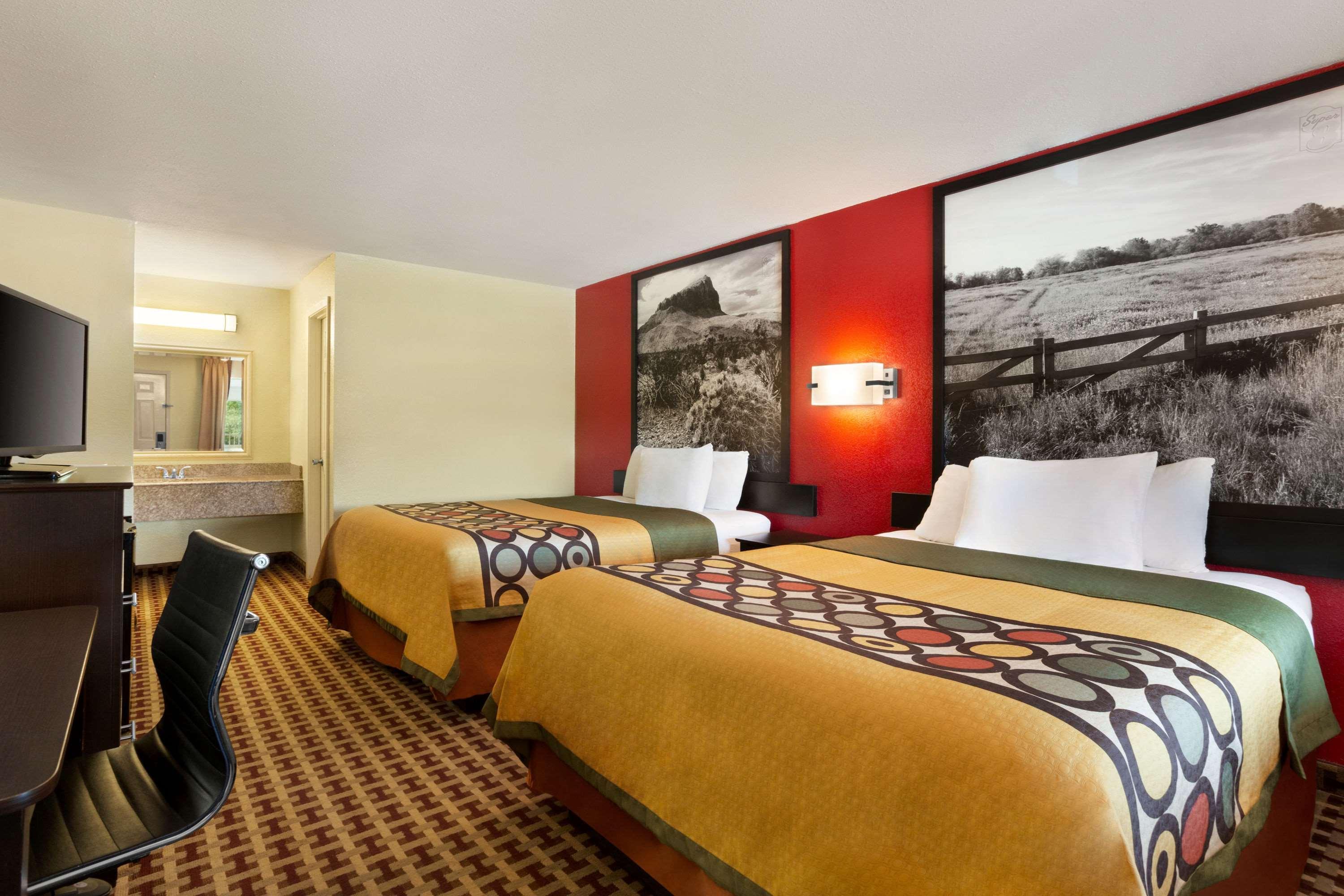 Super 8 By Wyndham Corsicana Buitenkant foto