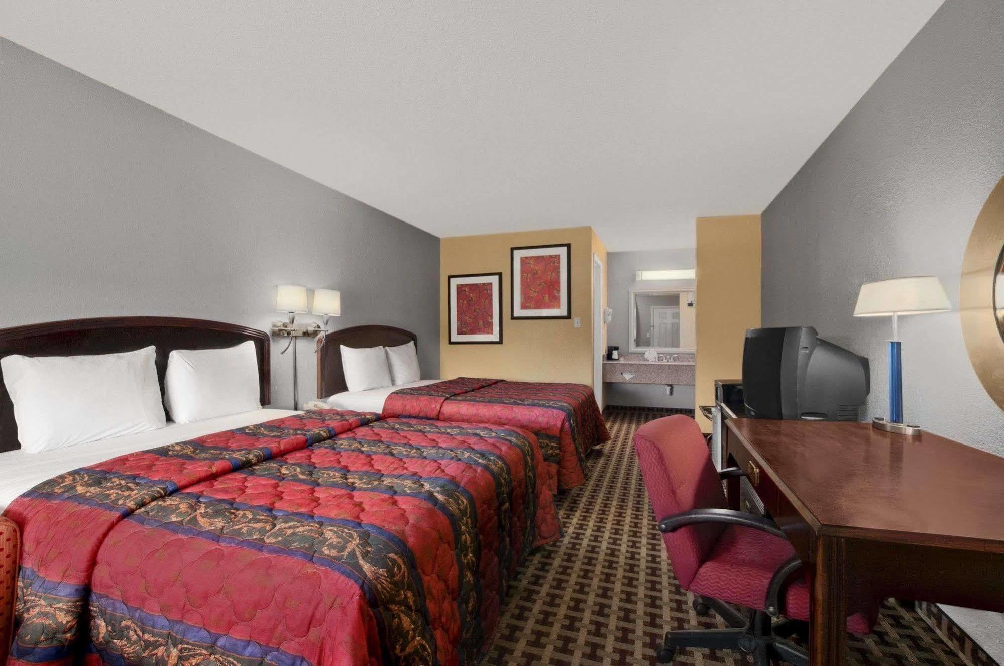 Super 8 By Wyndham Corsicana Buitenkant foto
